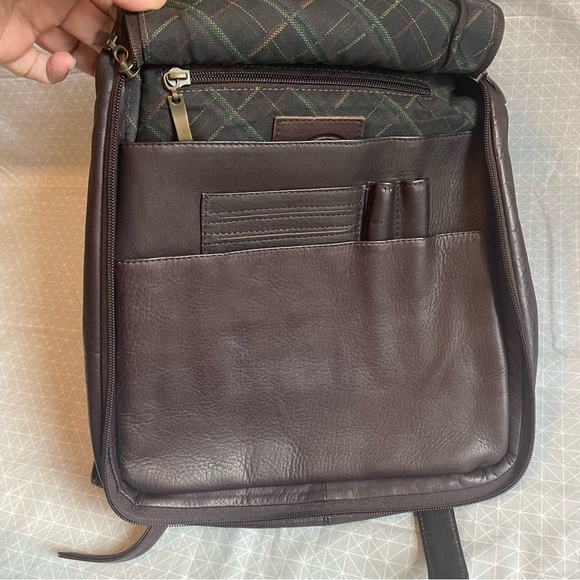 Volare Group Smooth Leather Flap Organizer Backpack - Picture 6 of 10